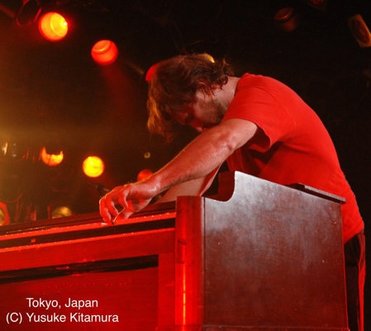 Mike Mangan in Tokyo, Japan playing Hammond B3 Organ Backwards live with Big Organ Trio 